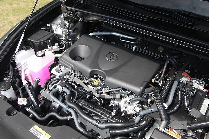 皇冠信用盘登2_雷克萨斯都忌妒的实力皇冠信用盘登2？试驾丰田全新一代皇冠