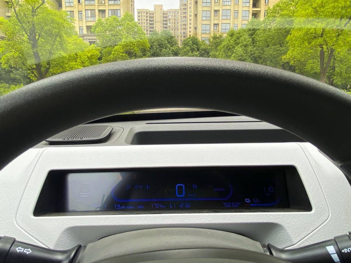 买球的正规网站_买车给父母接送孩子买球的正规网站，还是得买上绿牌的正规小车