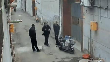 怎么开皇冠信用网会员_山西临汾一村民发布举报前任村长材料被找上门扇耳光怎么开皇冠信用网会员，警方介入