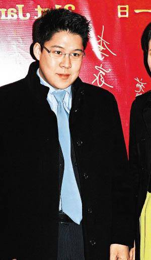 Vietnam Football Agent _霍启刚：我敢不疼老婆吗？那可是拿3000亿继承权换的Vietnam Football Agent ！