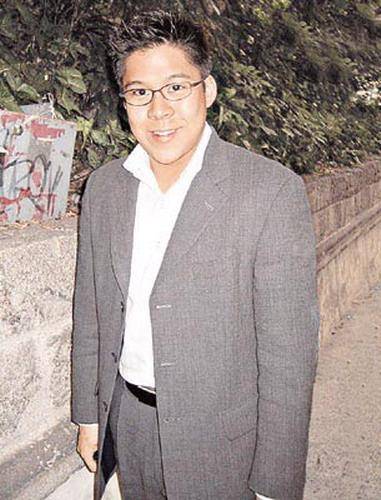 Vietnam Football Agent _霍启刚：我敢不疼老婆吗？那可是拿3000亿继承权换的Vietnam Football Agent ！