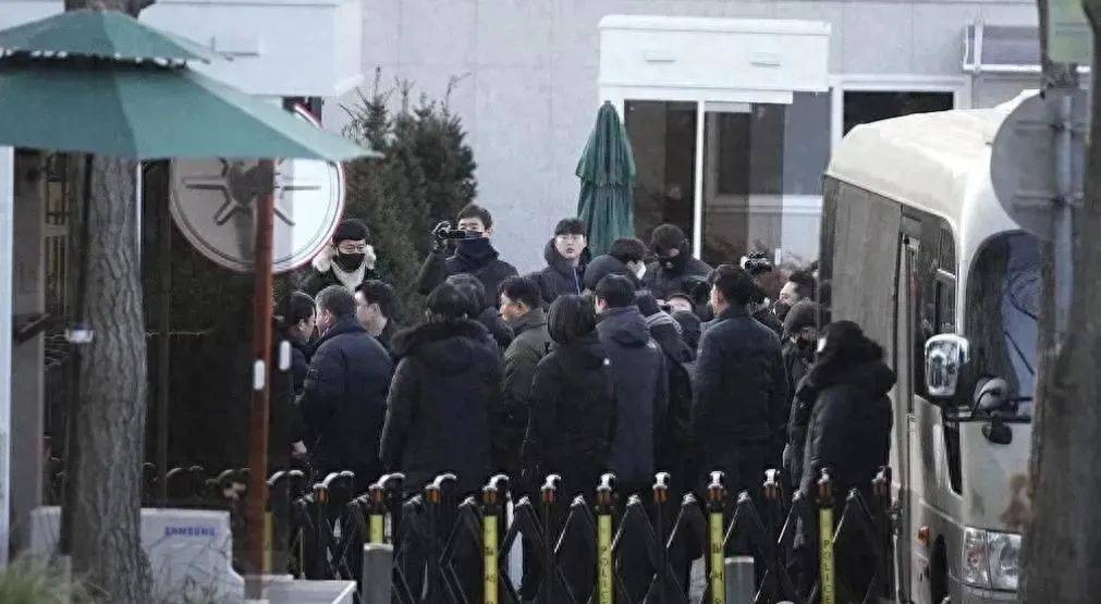 Crown Credit Network_终于出兵了Crown Credit Network，尹锡悦武力拒捕，外援已到总统府，中方这次相信韩国