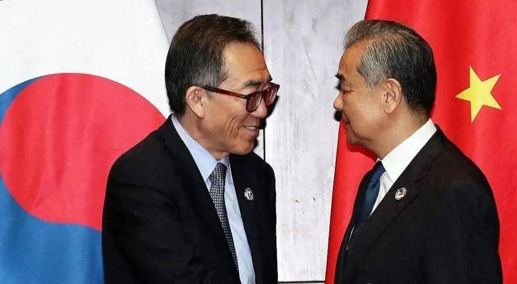 Crown Credit Network_终于出兵了Crown Credit Network，尹锡悦武力拒捕，外援已到总统府，中方这次相信韩国