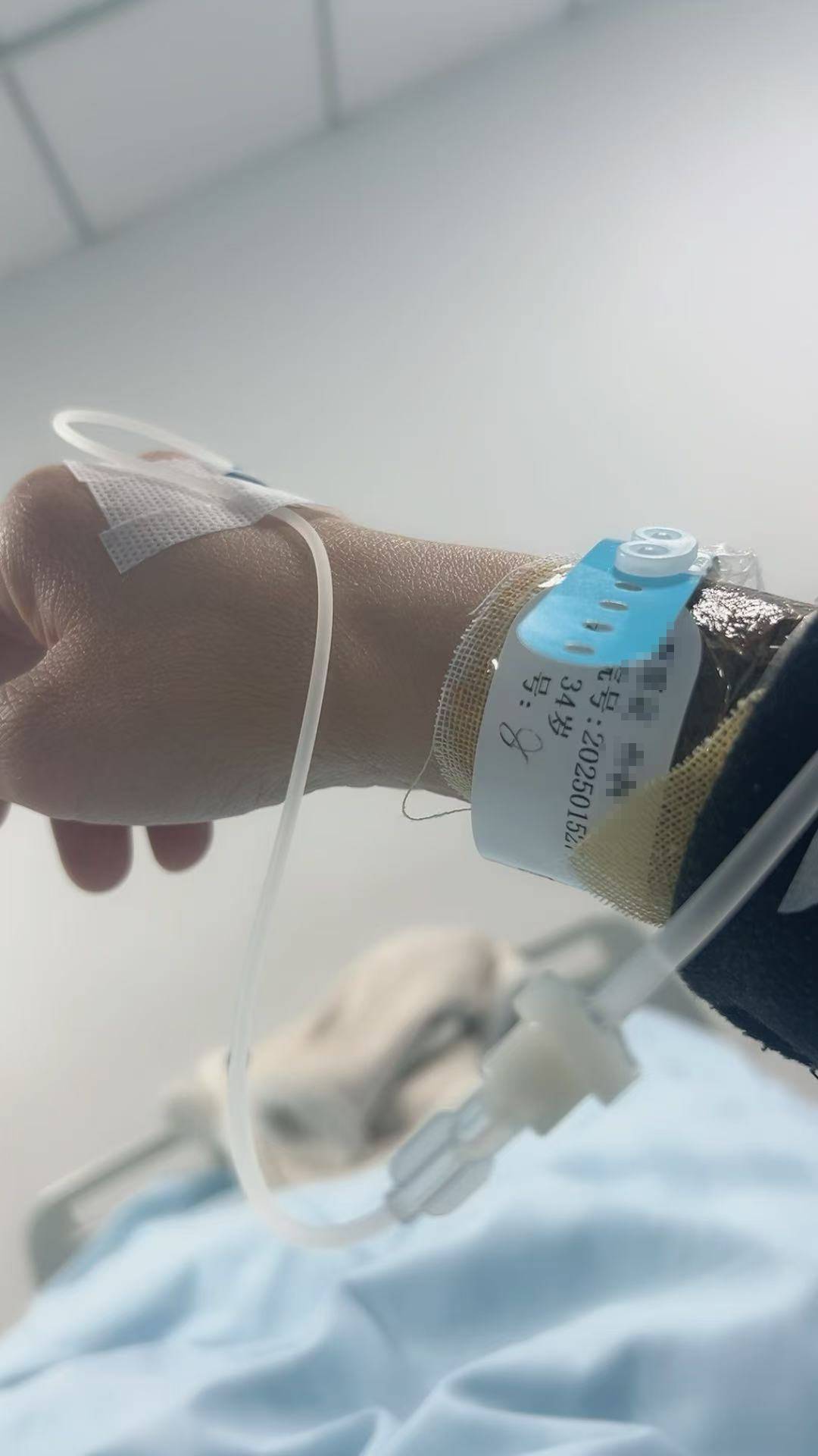 hga030账号_山东一单亲妈妈直播间阻止网友辱骂“唐宝”少年遭上门殴打hga030账号，警方：已受理案件，正调查