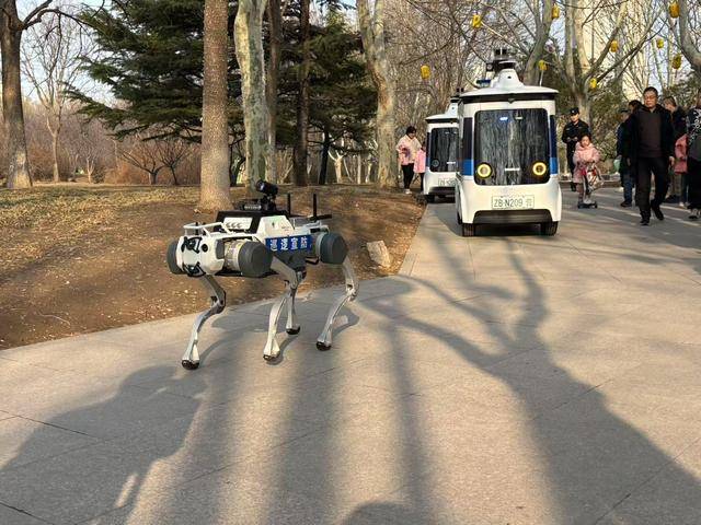 正网皇冠信用網_机器狗在北京上路巡逻正网皇冠信用網，大幅压缩防控盲区，效率提升3倍！