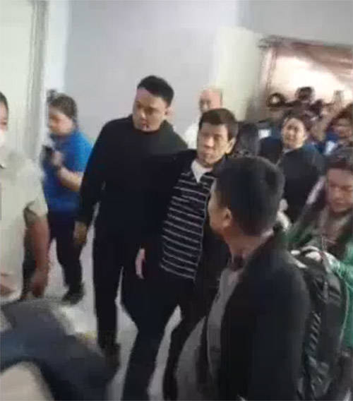 怎么注册皇冠信用网_杜特尔特将被包机带往海牙怎么注册皇冠信用网，女儿莎拉：这是公然侮辱菲律宾主权