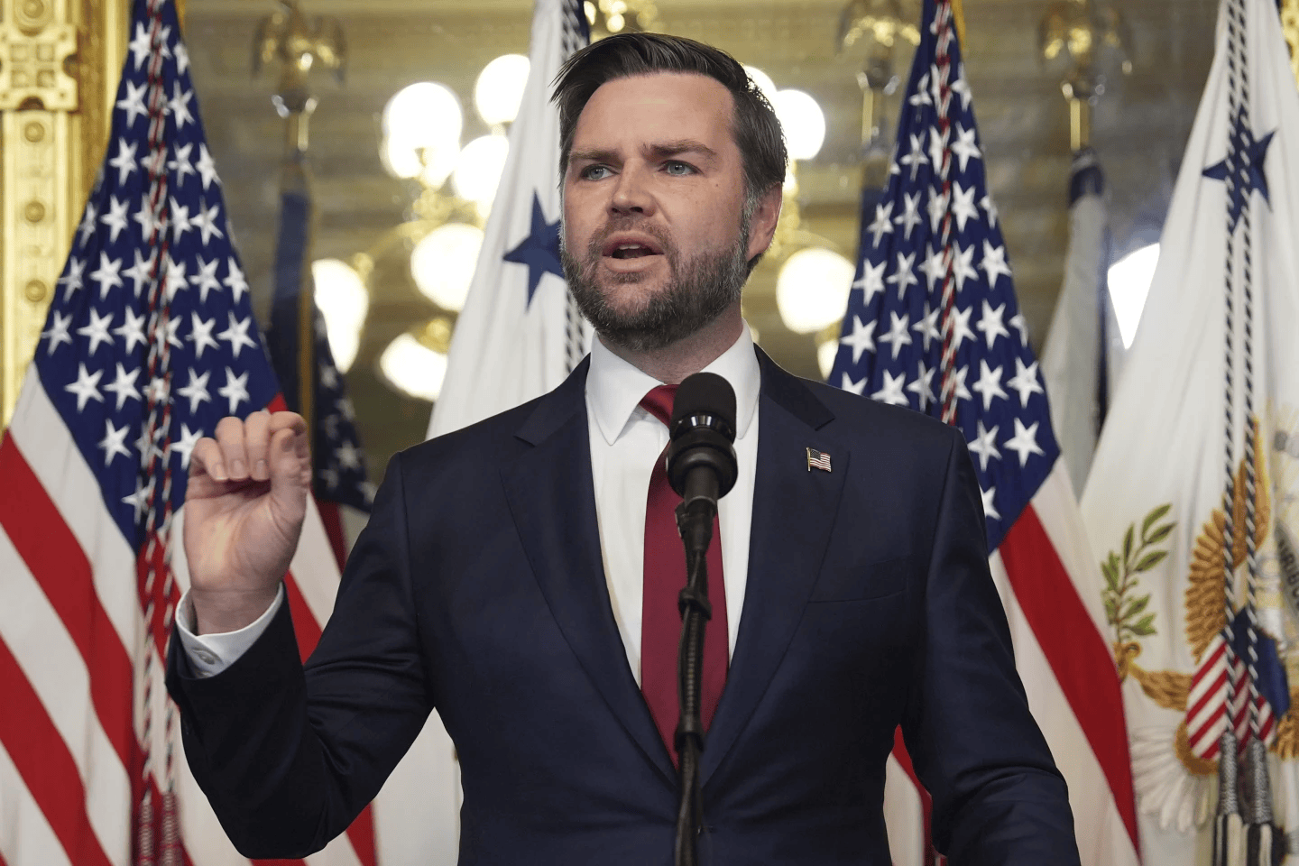 皇冠信用網代理申请_“首次”皇冠信用網代理申请，美媒：万斯承认马斯克在推进美联邦政府裁员工作中犯了一些错误