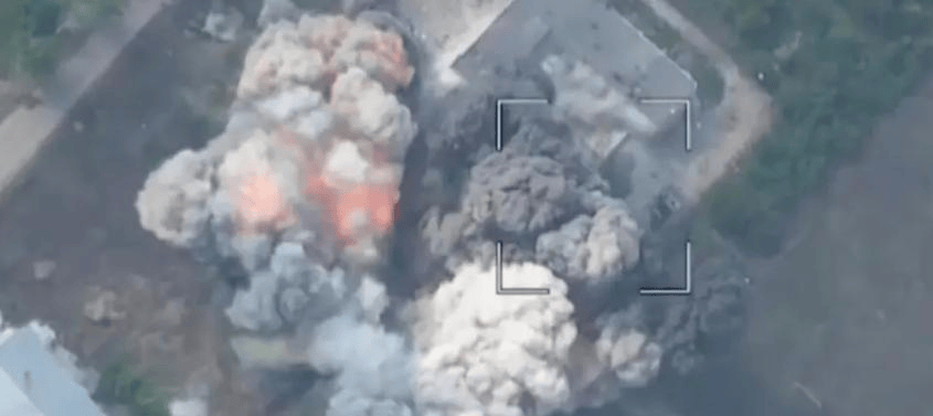 皇冠信用網登3出租_快刀斩乱麻！俄军在库尔斯克放大招：3吨炸弹砸下皇冠信用網登3出租，堵死乌军退路