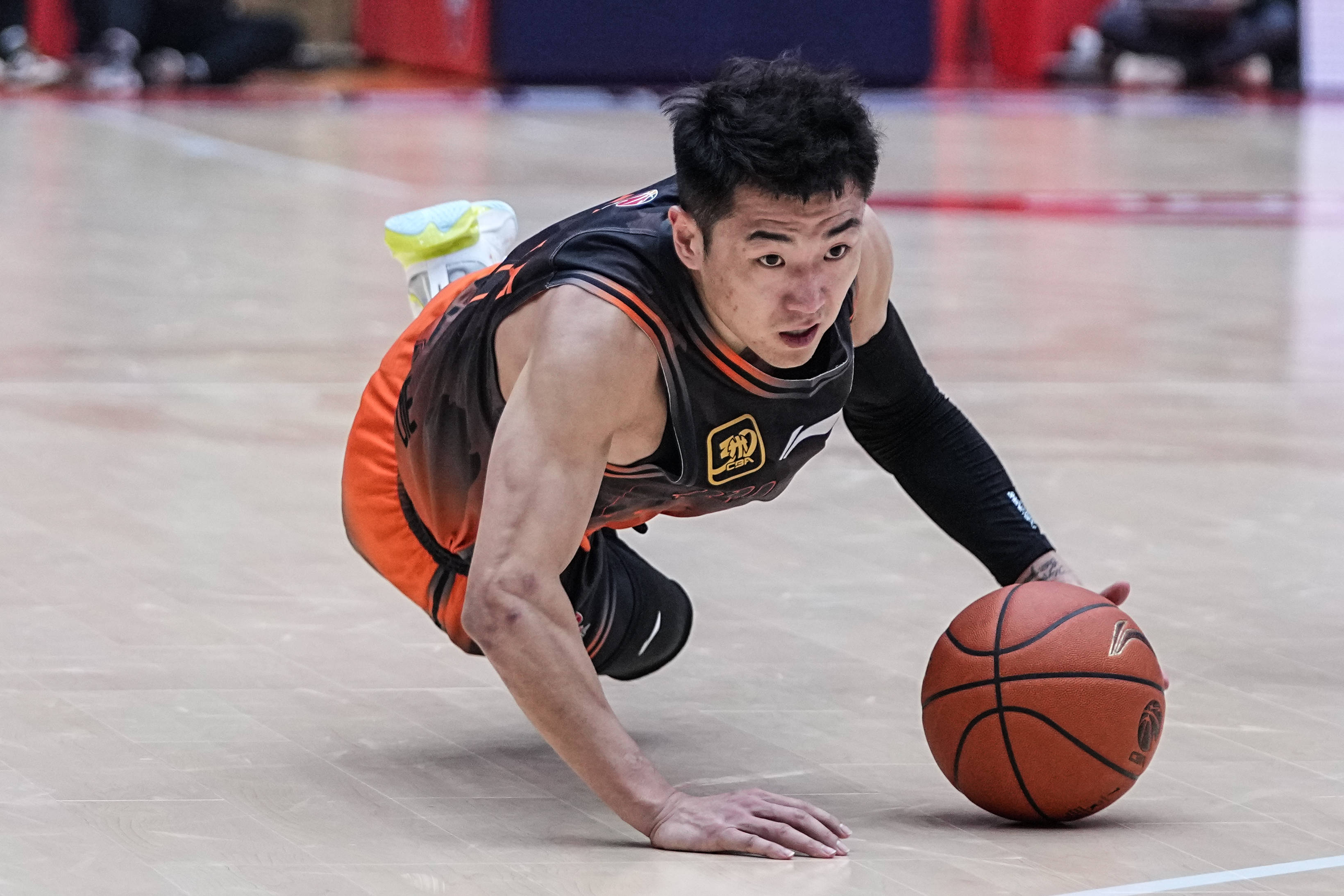 介绍个皇冠信用网网址_摩尔27分高诗岩6分2助 山东客场送江苏7连败