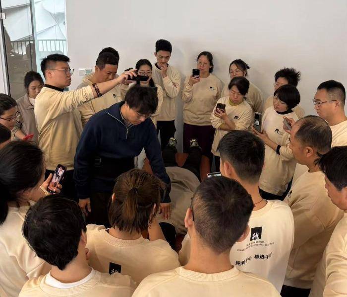 皇冠信用网怎么注册_北大毕业转行做正骨年入超百万！曾被同学踢出班级群皇冠信用网怎么注册，家人很支持