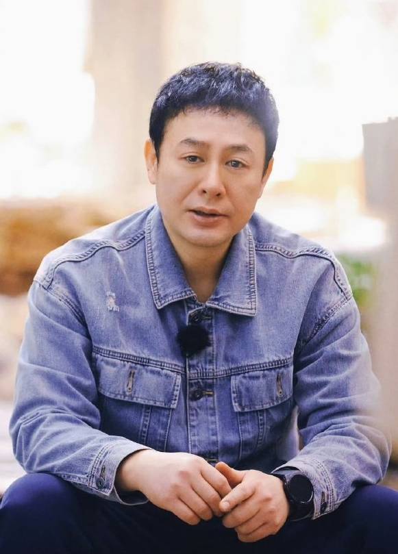 皇冠信用網最高占成_剧组负责人为张颂文发声 称事后有人统一收取粉丝信笺