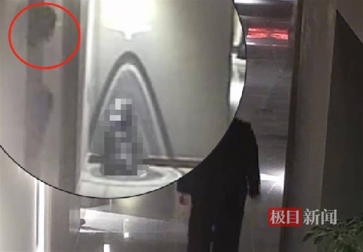 皇冠会员如何申请_武汉一女子在艺术餐厅请客皇冠会员如何申请，飞天茅台竟被服务员暗中调包！两人被警方采取刑事强制措施