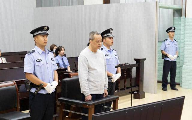 皇冠信用网登3代理_受贿超1亿皇冠信用网登3代理！广西玉林市委原书记莫桦被判无期