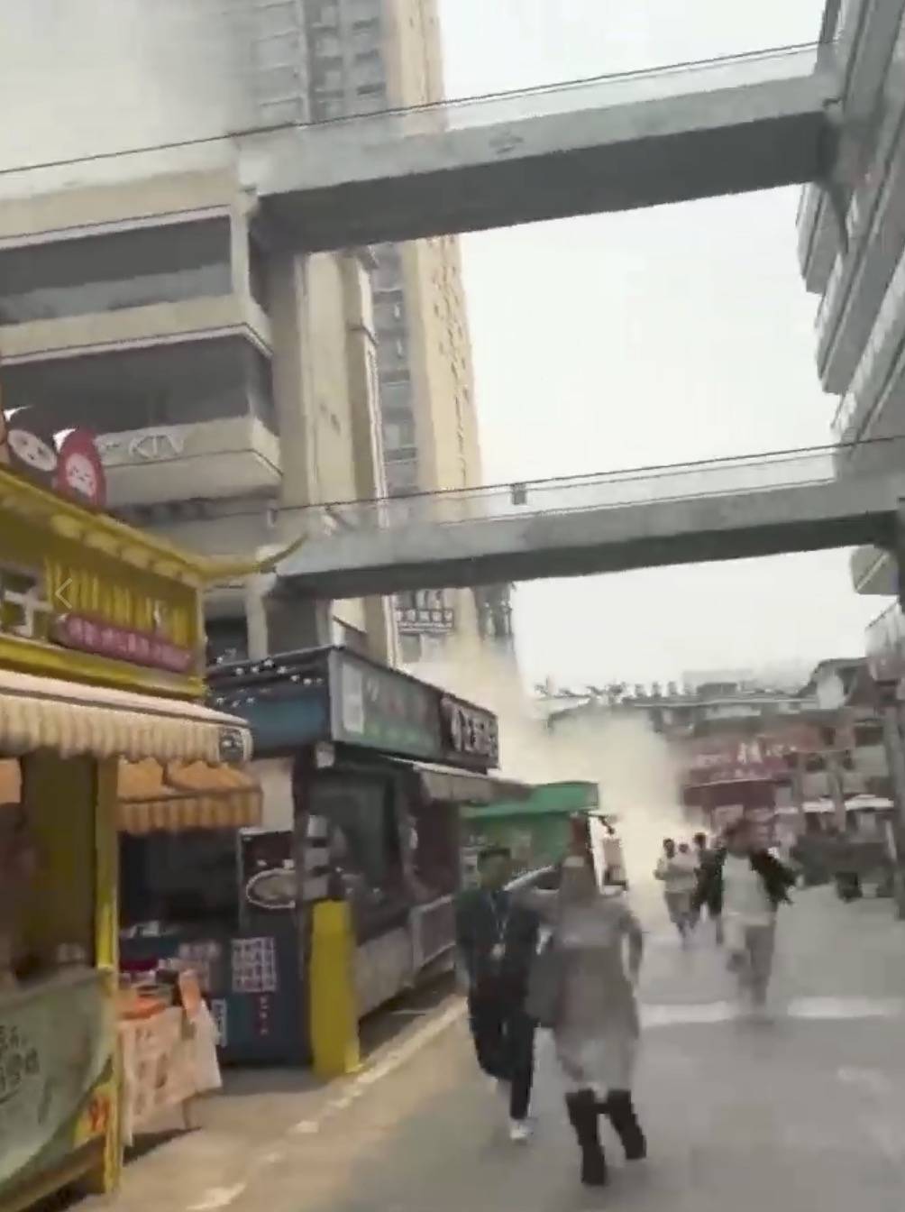 皇冠信用网庄家_缅甸突发7.9级地震！云南瑞丽居民：市中心高楼掉砖石皇冠信用网庄家，楼顶水像瀑布倾泻