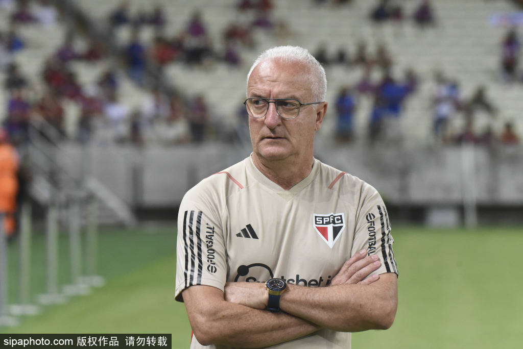 皇冠信用網怎么开户_巴西队官宣主帅多里瓦尔下课 世预赛1-4输给阿根廷