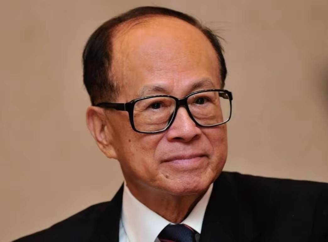 皇冠信用網登2代理_97岁李嘉诚赌输了！香港特首发声皇冠信用網登2代理，中国甩出王牌，新格局被打开