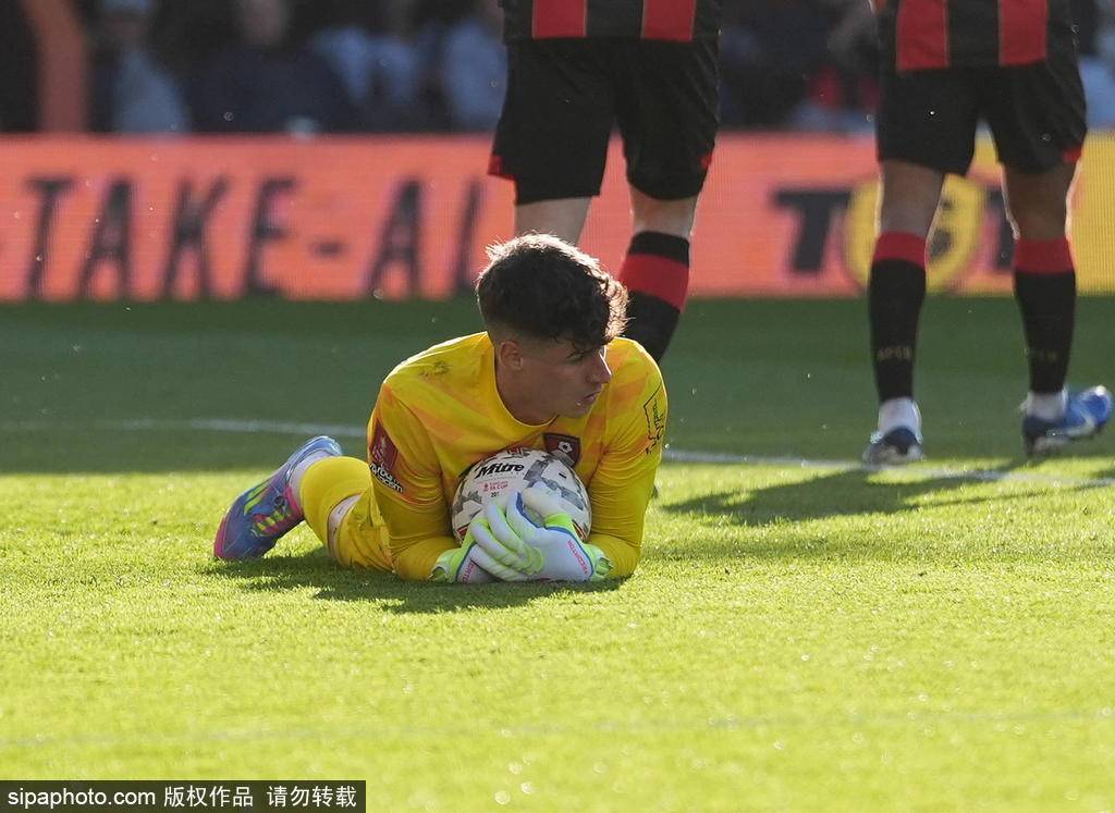 皇冠信用網账号注册_足总杯-哈兰德破门+失点+伤退 曼城2-1伯恩茅斯晋级4强