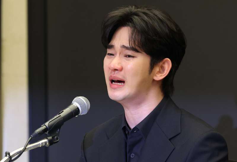 信用網如何申请_金秀贤为何在记者会上多次喝水信用網如何申请，网友请DeepSeek解读