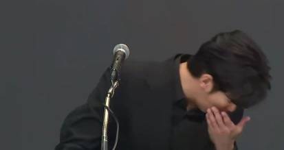 信用網如何申请_金秀贤为何在记者会上多次喝水信用網如何申请，网友请DeepSeek解读