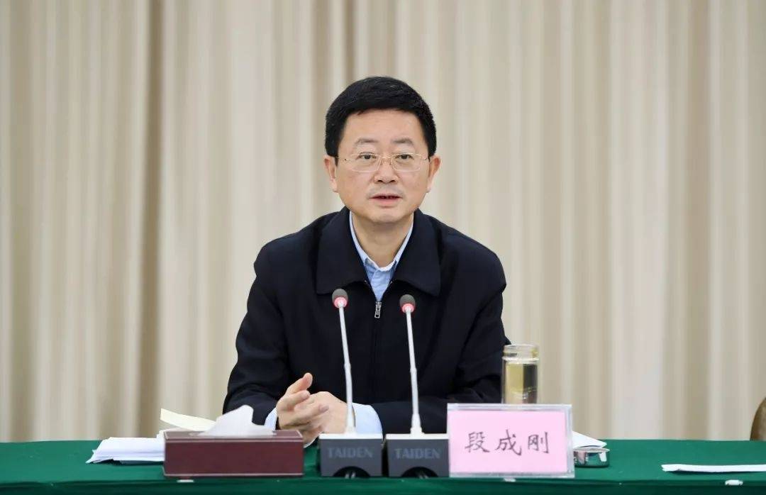 皇冠体育App下载_副部级"老虎"落马皇冠体育App下载！老同事3天前刚被查