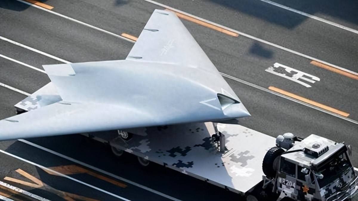 信用网皇冠申请注册_太强了！研发十六年的攻击-11信用网皇冠申请注册，是为歼-36、歼-20S和076准备的？