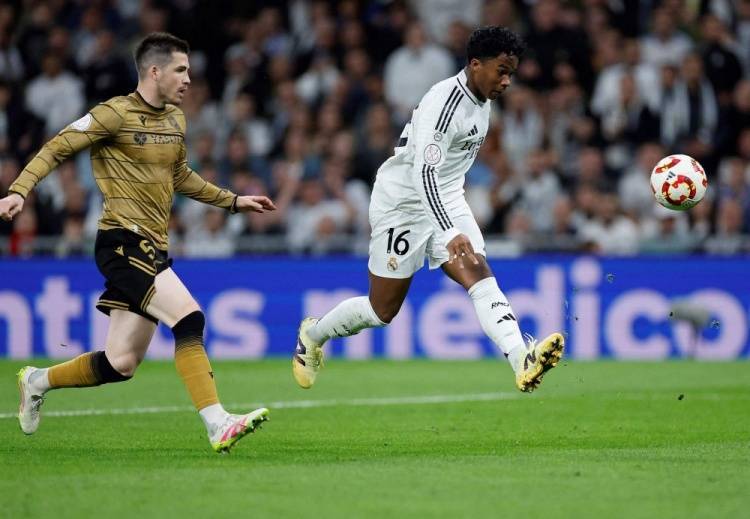 皇冠信用哪里申请_90分钟战报-皇马3-4皇社总分4-4 维尼修斯两助攻+失单刀