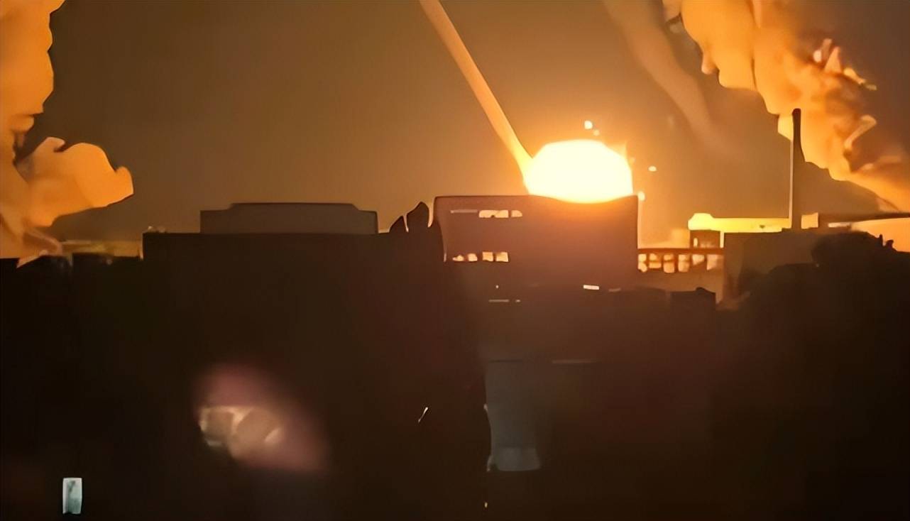 皇冠信用出租代理_乌克兰又被炸红了！被逼无奈的泽连斯基皇冠信用出租代理，向西方提出了一个要求