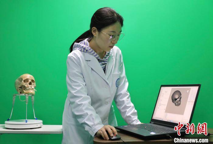 皇冠足球平台代理_四川大学师生利用生成式AI技术为205名烈士复原容貌