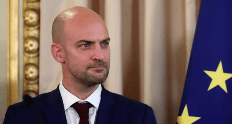 皇冠登3管理出租_中法发布联合声明皇冠登3管理出租，给特朗普送了份“大礼”，法外长一语轰动舆论