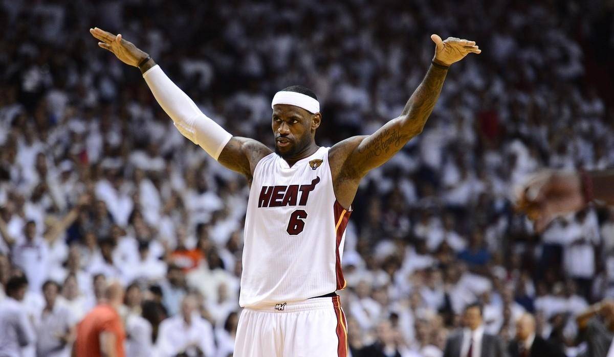 皇冠登1登2登3代理_詹姆斯成就履历斐然！瑕不掩瑜皇冠登1登2登3代理，历史地位仍需时间验证