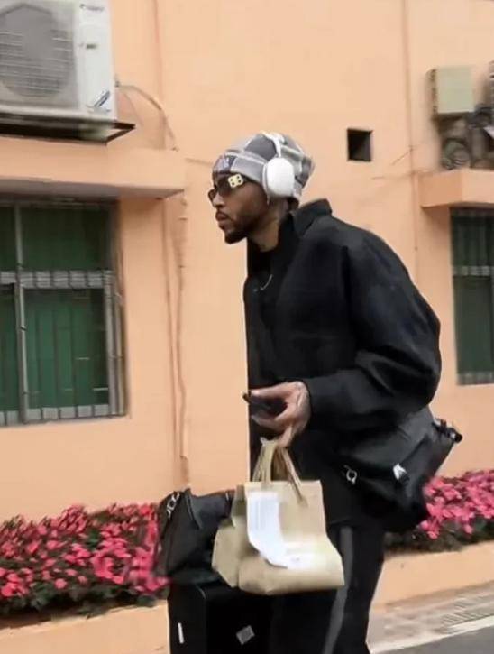 皇冠信用網在线开户_杜锋带13人出征上海！4外援+23兄弟皇冠信用網在线开户，贝贝获重用