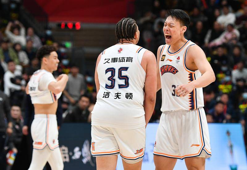 皇冠信用網结算日_胡明轩两罚不中葬送胜局 上海加时三分绝杀广东