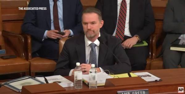 阿根廷后备乙组曼特波里顿联赛_中企抢购40船巴西大豆阿根廷后备乙组曼特波里顿联赛，美国豆农“悬着的心终于凉了”