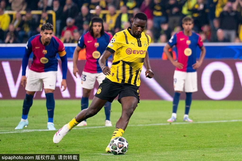 皇冠信用网平台出租_欧冠-吉拉西帽子戏法难救主 巴萨总分5-3多特晋级4强