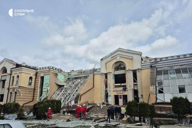 皇冠信用网如何注册_北约军官被炸皇冠信用网如何注册，60万俄军猛攻，特朗普开喷，泽连斯基还剩一条路？