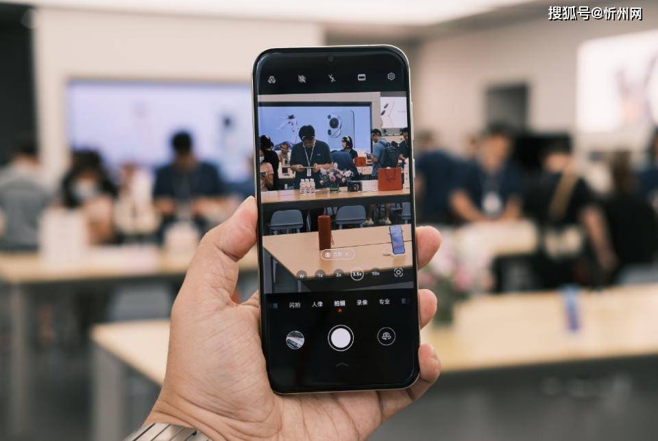 体育皇冠信用网_华为再次妥协体育皇冠信用网，不好卖就降价，16GB+512GB顶尖旗舰突降3600元！