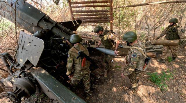 皇冠信用盘申请_好大喜功！乌军半场开香槟皇冠信用盘申请，不料把敌人引来，连吃2枚导弹