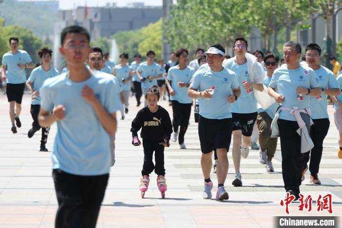 皇冠信用盘需要押金吗_南京邮电大学五千余师生校友奔跑校园“薪火传·踏歌行”