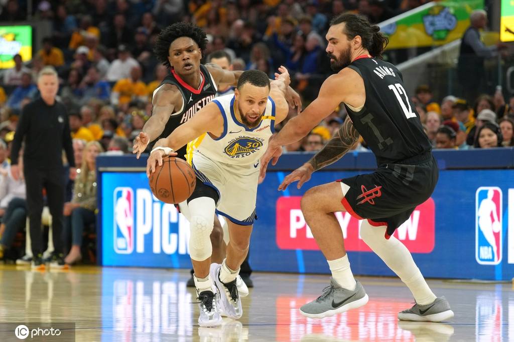 皇冠信用登1_库里36+9+7巴特勒伤停 勇士逆转火箭总分2-1