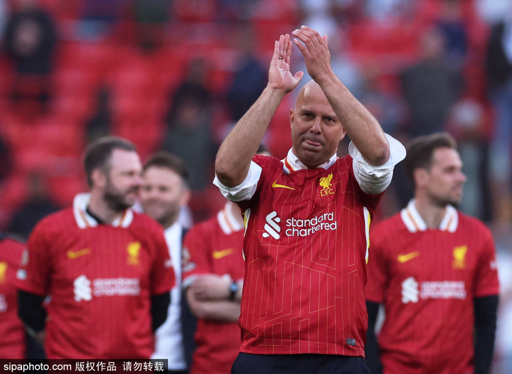 体育皇冠信用网_热刺送利物浦英超提前夺冠 切尔西阿森纳需列队祝贺