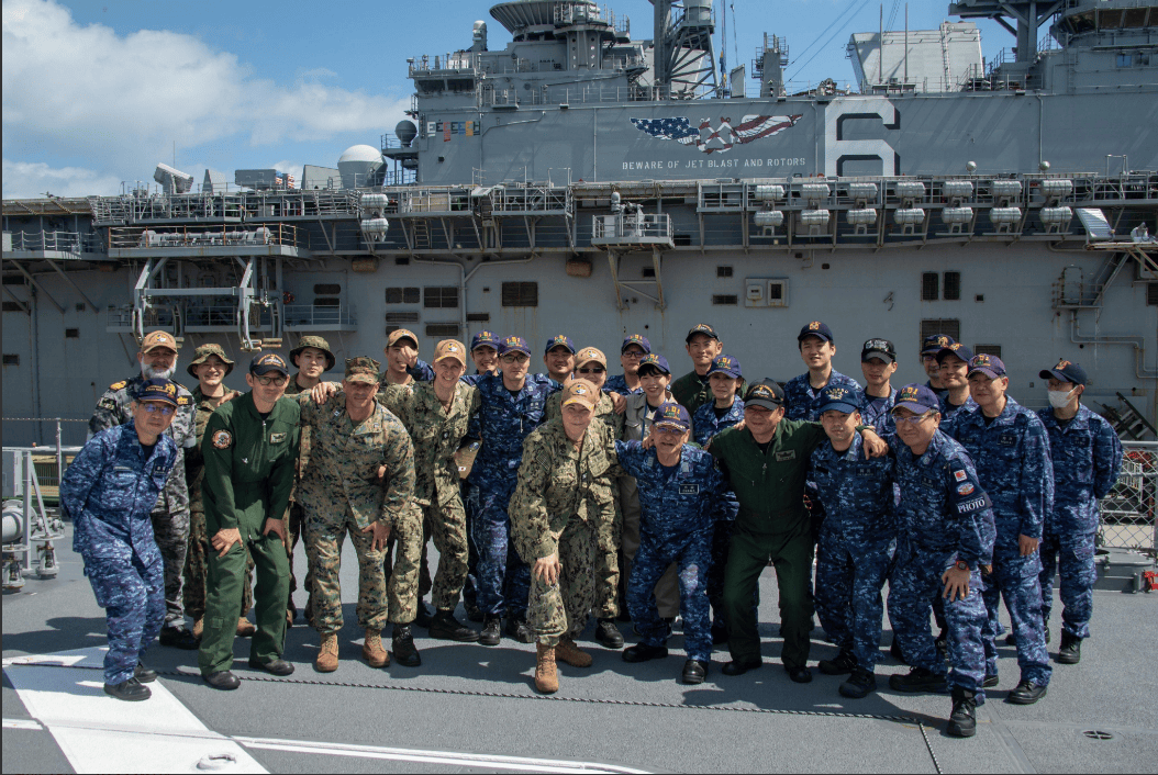 皇冠登3代理申请_山东舰闯入美菲军演核心火力网皇冠登3代理申请，菲律宾瞬间慌乱，美国“击沉”计划面临崩溃！