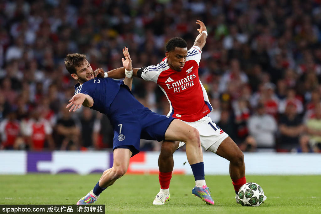 皇冠体育App下载_欧冠-登贝莱闪击+伤退梅里诺进球被吹 阿森纳主场0-1巴黎