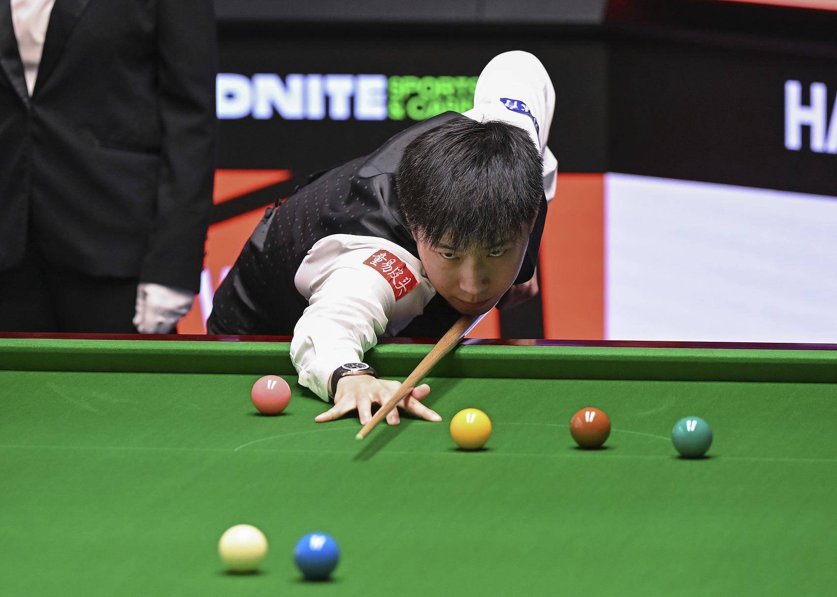 皇冠信用盘占成代理_【斯诺克世锦赛】赵心童大胜晋级皇冠信用盘占成代理，成为史上首位以业余身份闯入四强的选手