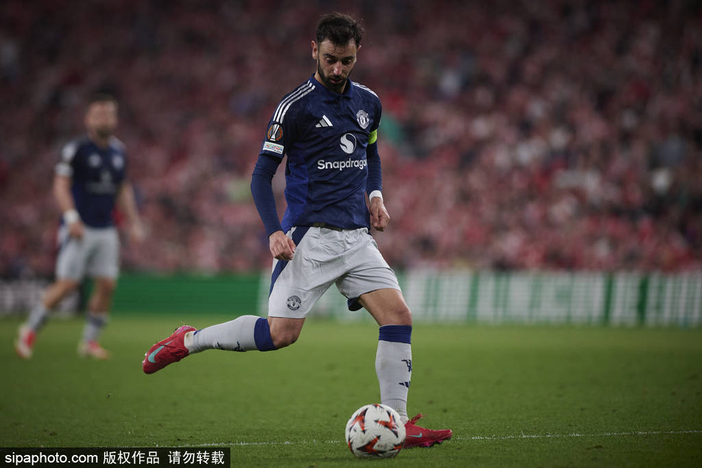 皇冠信用盘如何开户_欧联-B费双响卡塞米罗破门 曼联3-0十人毕巴占先机