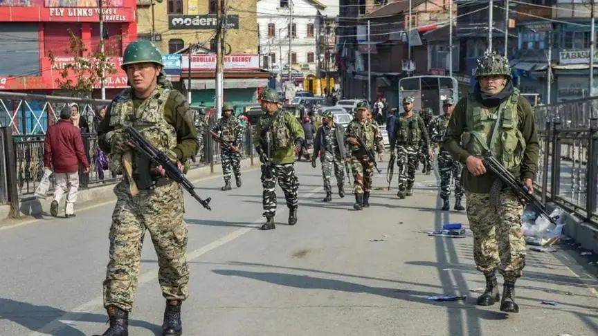 皇冠信用盘在线开户_中方力挺巴基斯坦皇冠信用盘在线开户，王毅警告印度：后果自负！克什米尔冲突再升级，中国呼吁和平解局