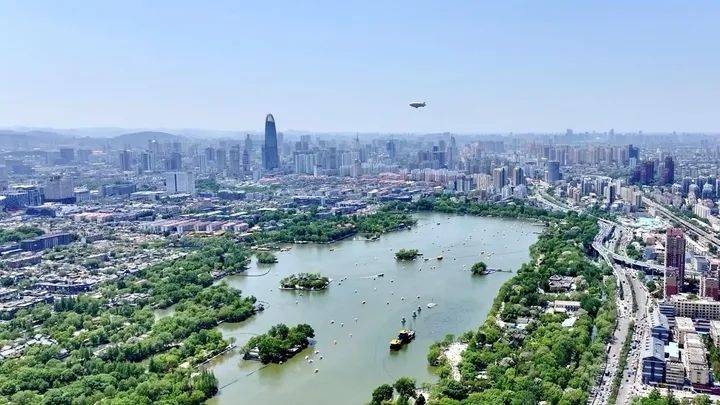 皇冠球盘怎么做代理_不少市民在济南拍到皇冠球盘怎么做代理，飞上天的“大白”不简单，还能载人