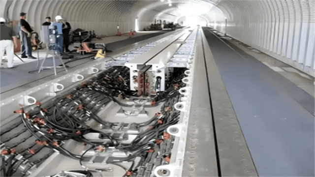 皇冠信用網怎么开通_央视大方展示！在6艘船簇拥下皇冠信用網怎么开通，福建舰开足马力直奔东海