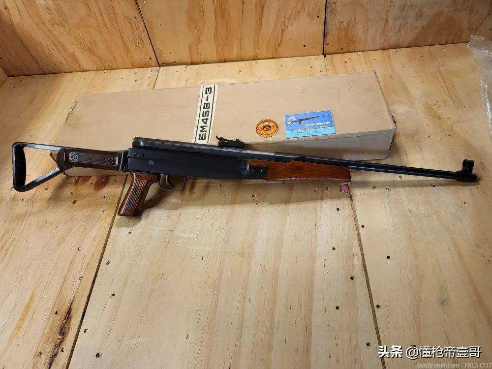 皇冠信用在线申请_俄军缴获中国81版气枪皇冠信用在线申请？还有百年汤姆逊冲锋枪、莫辛纳甘