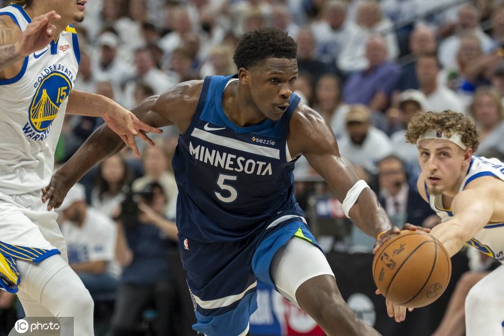 皇冠信用开户_爱德华兹带伤20+9库里缺阵 勇士不敌森林狼总分1-1