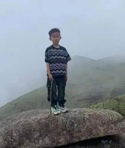 信用平台出租_2只搜救犬受伤信用平台出租！发现福建8岁失踪男孩的脚印和糖纸？搜救人员回应